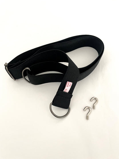 Elastic strap with fixing hooks